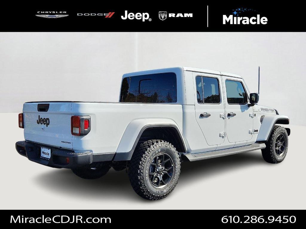 new 2025 Jeep Gladiator car, priced at $43,223