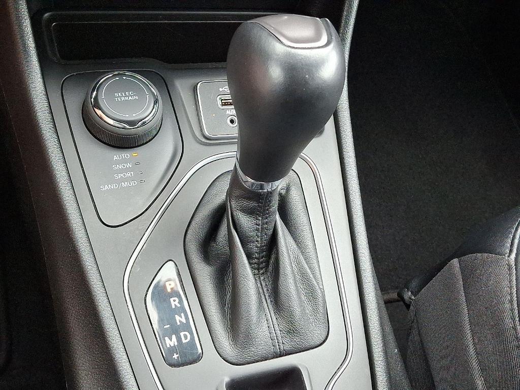 used 2022 Jeep Cherokee car, priced at $24,295