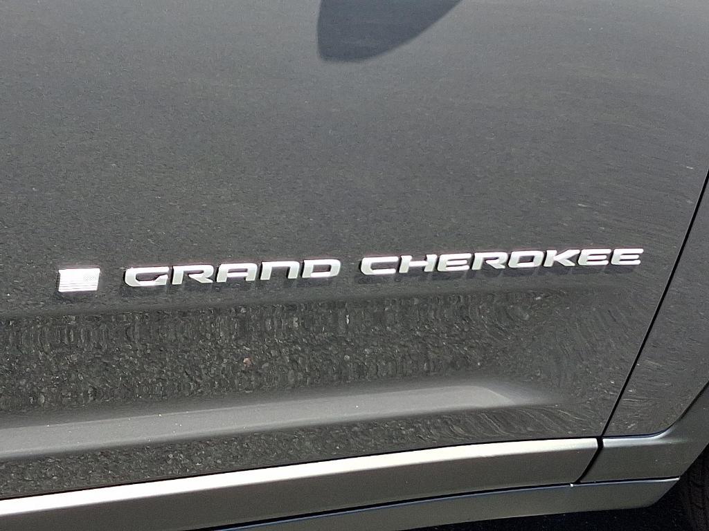 new 2025 Jeep Grand Cherokee L car, priced at $40,018