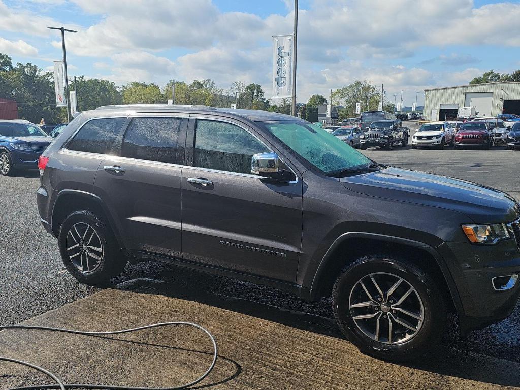 used 2017 Jeep Grand Cherokee car, priced at $15,995