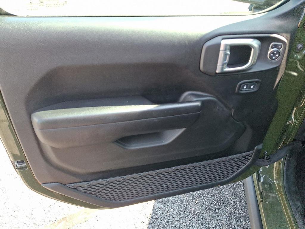 used 2021 Jeep Gladiator car, priced at $31,399