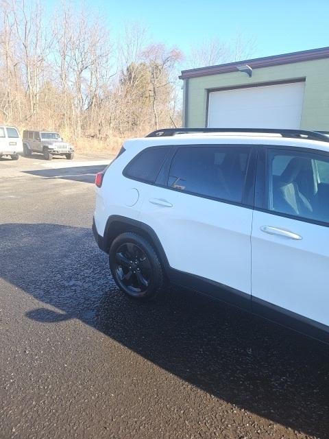 used 2015 Jeep Cherokee car, priced at $8,995