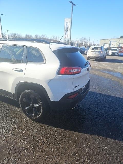 used 2015 Jeep Cherokee car, priced at $8,995