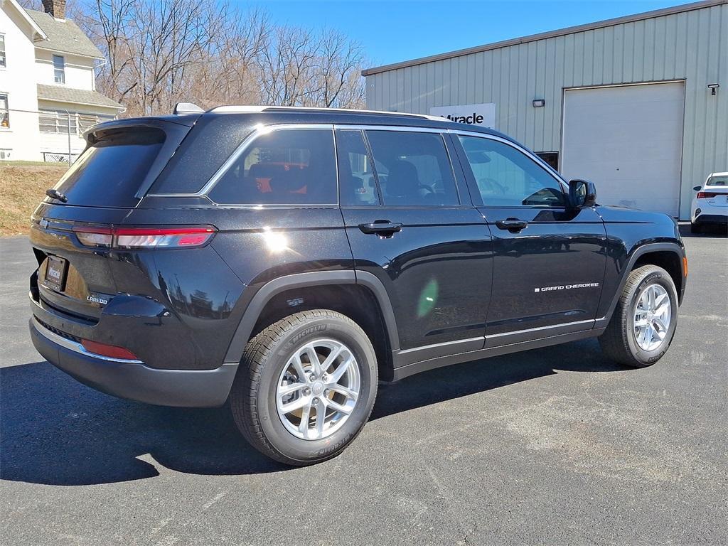 new 2025 Jeep Grand Cherokee car, priced at $38,469