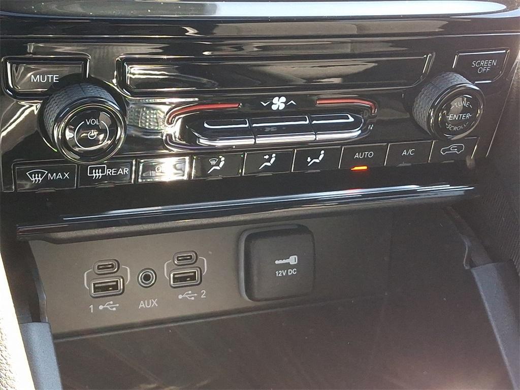 new 2025 Jeep Grand Cherokee car, priced at $38,469