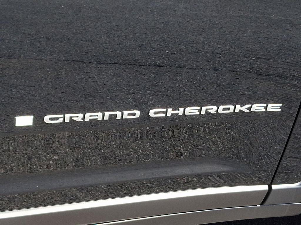 new 2025 Jeep Grand Cherokee car, priced at $35,209