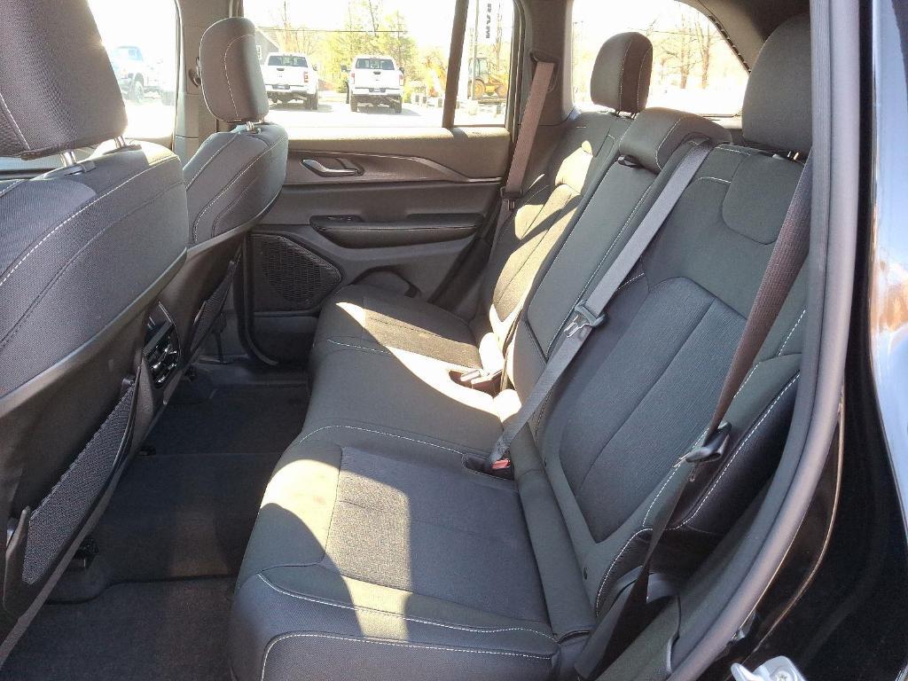 new 2025 Jeep Grand Cherokee car, priced at $35,209