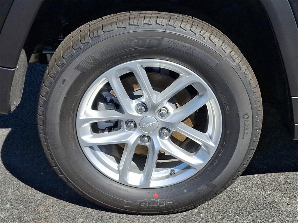 new 2025 Jeep Grand Cherokee car, priced at $38,469