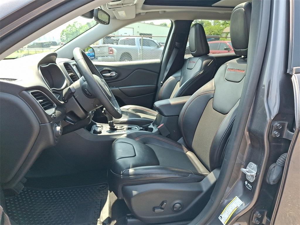 used 2022 Jeep Cherokee car, priced at $24,995