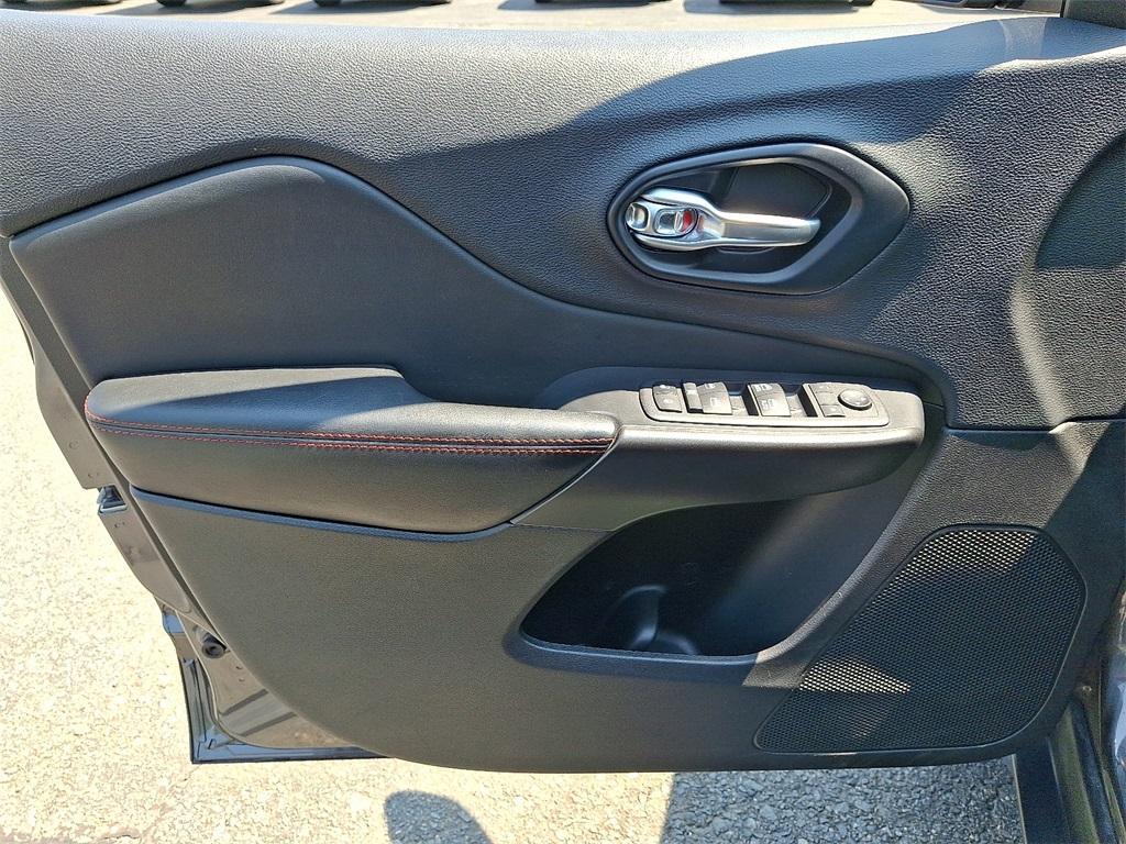 used 2022 Jeep Cherokee car, priced at $24,995