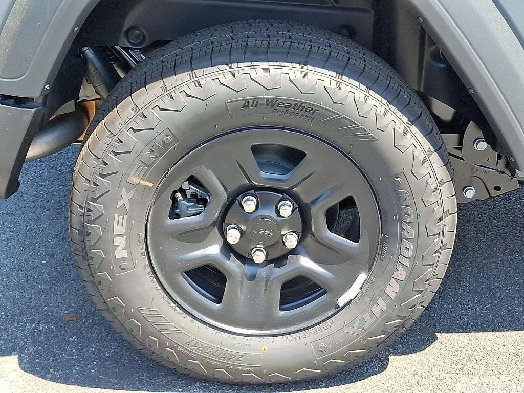 new 2025 Jeep Wrangler car, priced at $34,168