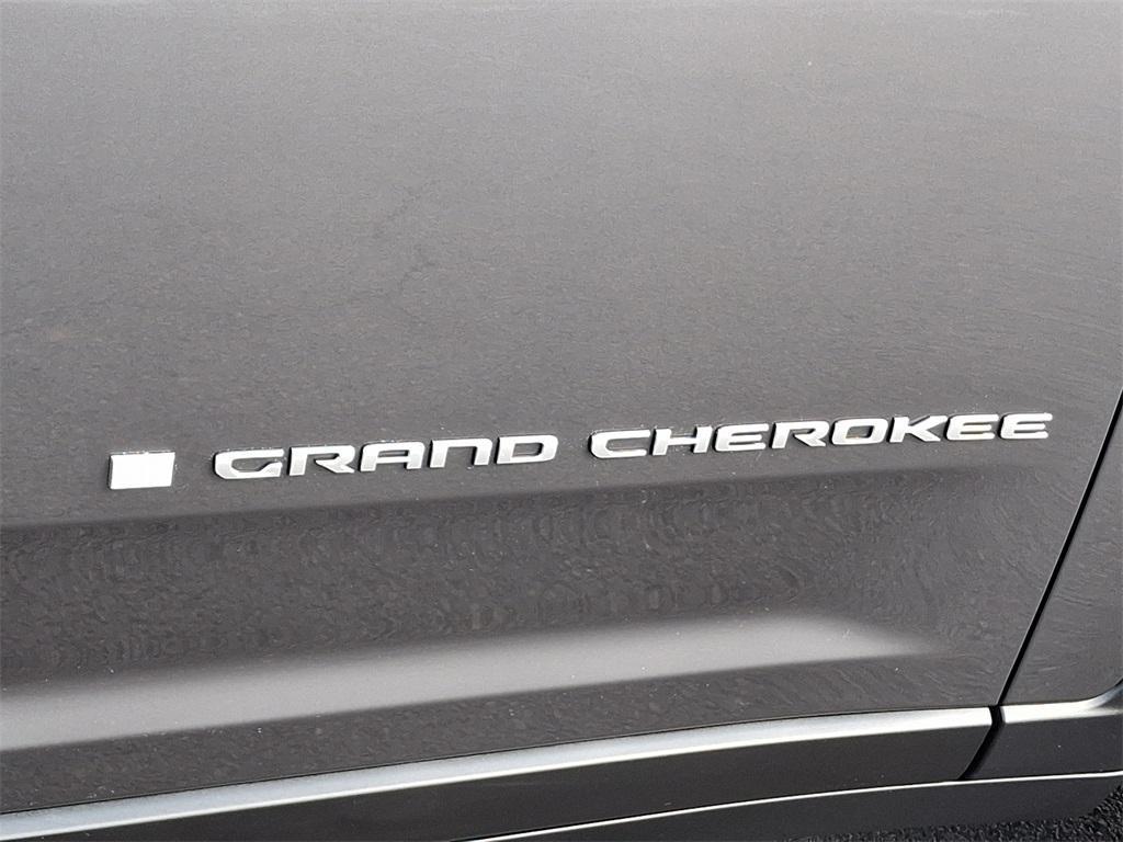 new 2025 Jeep Grand Cherokee car, priced at $44,308