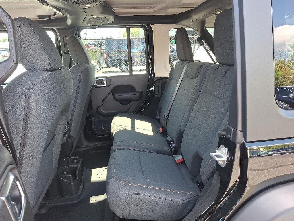 new 2025 Jeep Wrangler car, priced at $40,627