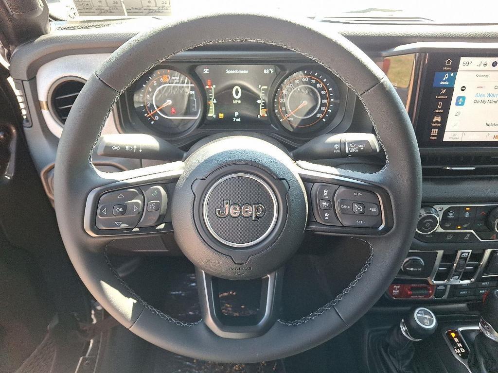 new 2025 Jeep Wrangler car, priced at $45,091
