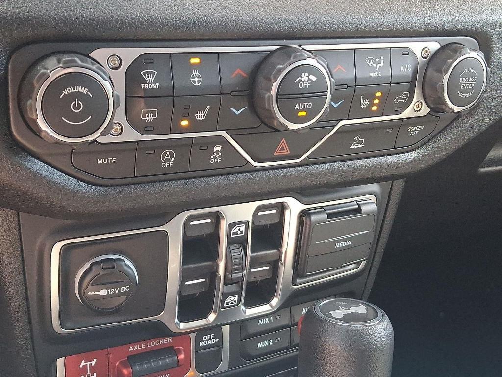 new 2025 Jeep Wrangler car, priced at $45,091