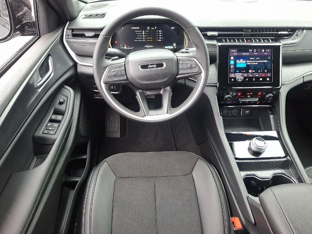 new 2025 Jeep Grand Cherokee car, priced at $42,316