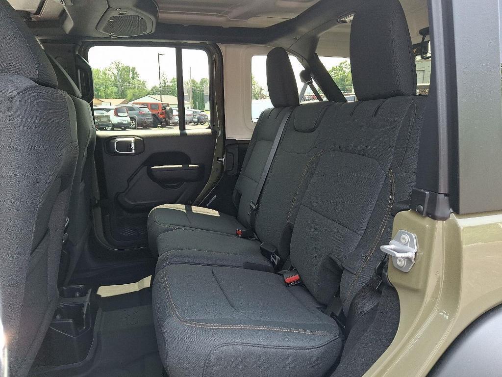 new 2025 Jeep Wrangler car, priced at $47,621