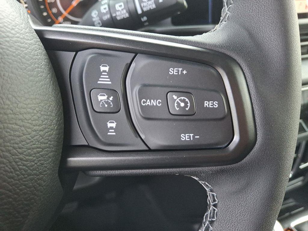 new 2025 Jeep Wrangler car, priced at $47,621
