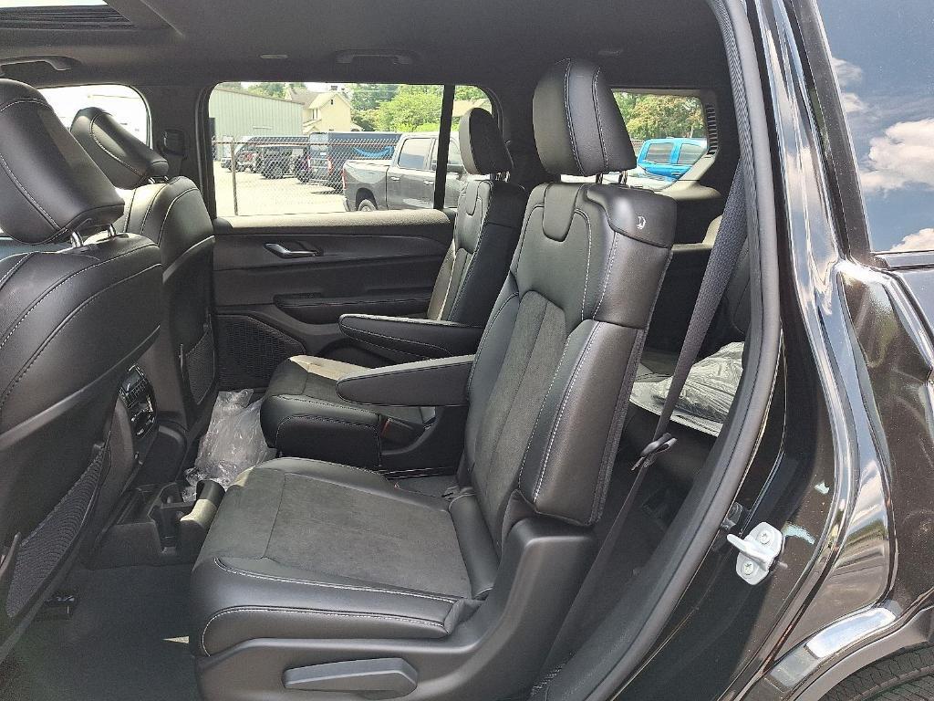 new 2025 Jeep Grand Cherokee L car, priced at $44,909