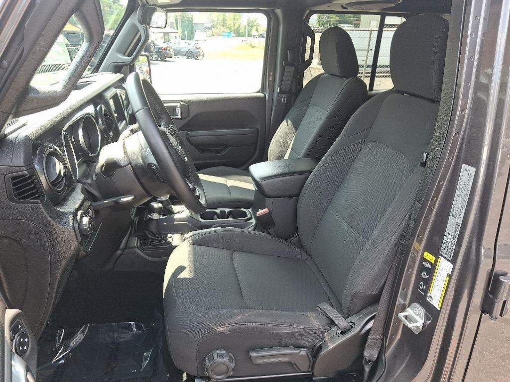 used 2022 Jeep Wrangler Unlimited car, priced at $31,544