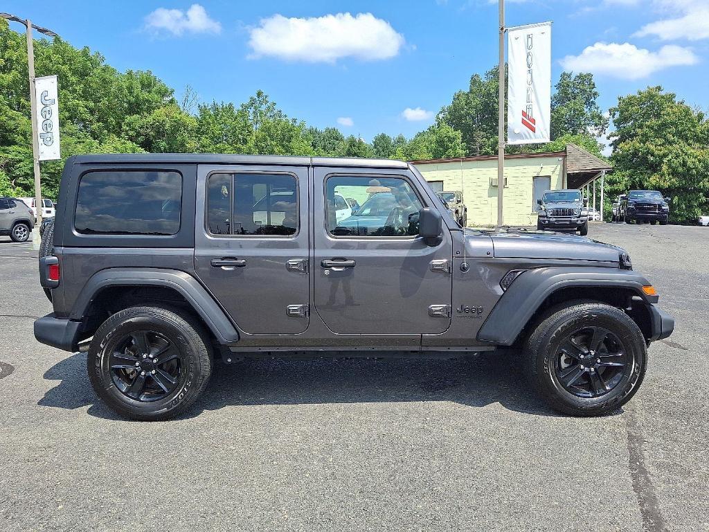 used 2022 Jeep Wrangler Unlimited car, priced at $31,544