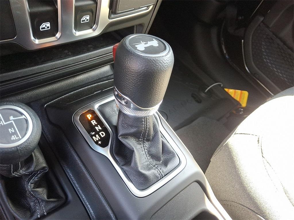 new 2025 Jeep Wrangler car, priced at $43,704