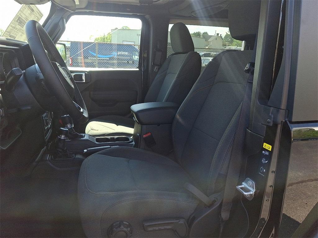 new 2025 Jeep Wrangler car, priced at $43,704