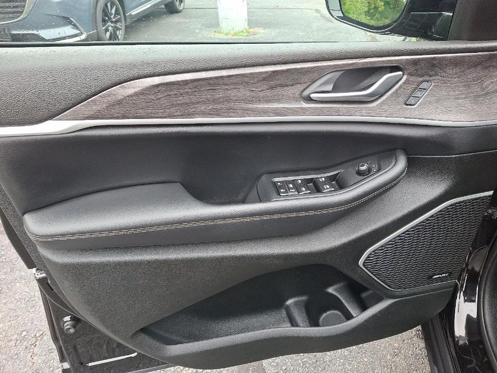 used 2022 Jeep Grand Cherokee L car, priced at $30,832
