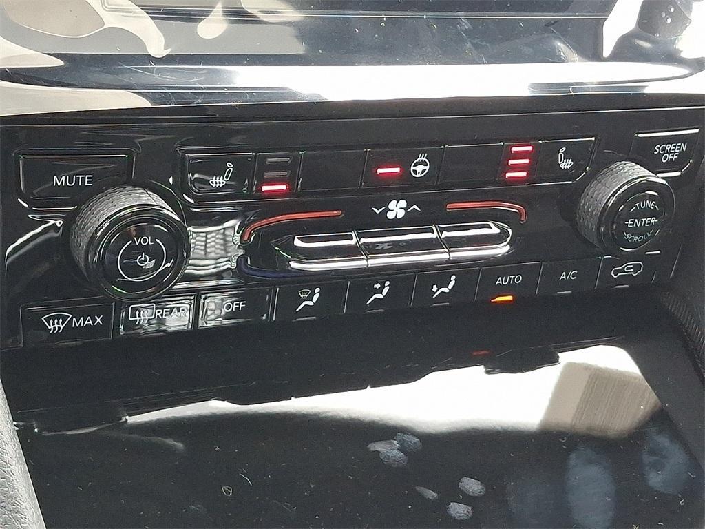new 2025 Jeep Grand Cherokee car, priced at $43,586