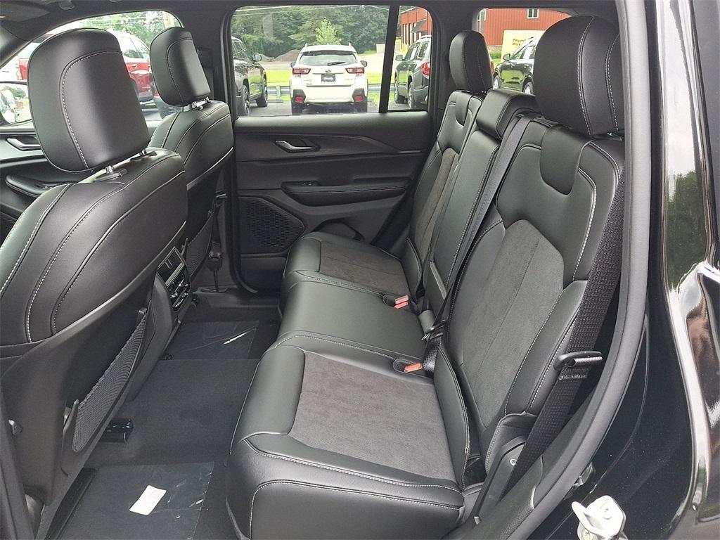 new 2025 Jeep Grand Cherokee car, priced at $43,586