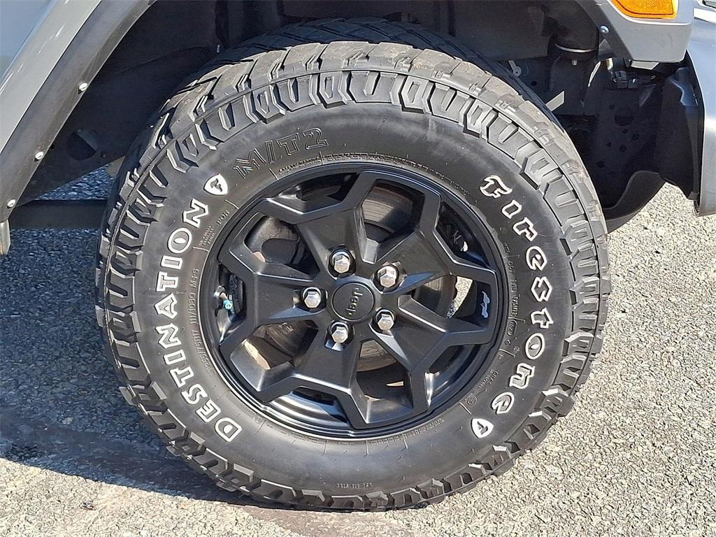 used 2021 Jeep Gladiator car, priced at $31,423
