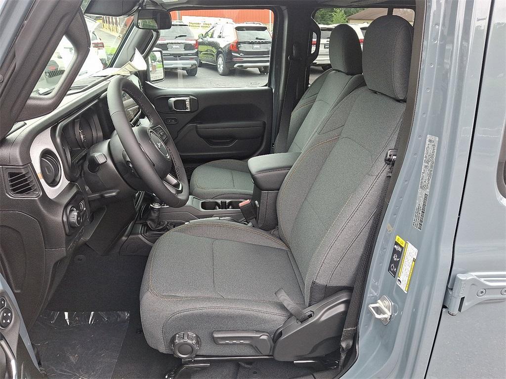 new 2025 Jeep Wrangler car, priced at $42,484