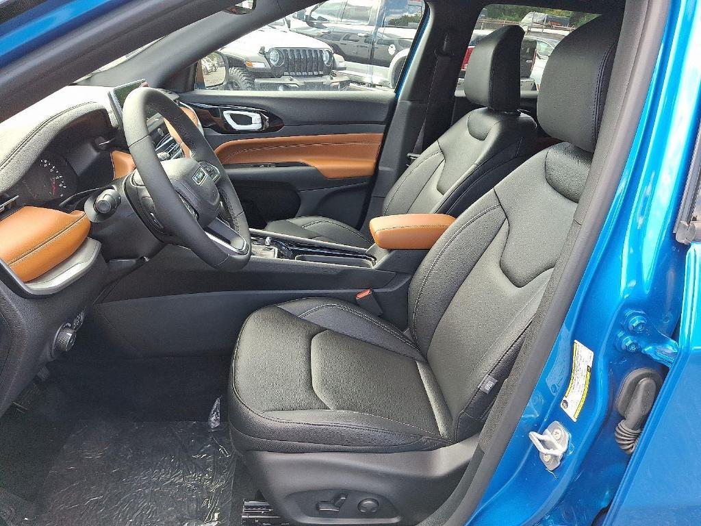 new 2025 Jeep Compass car, priced at $30,244