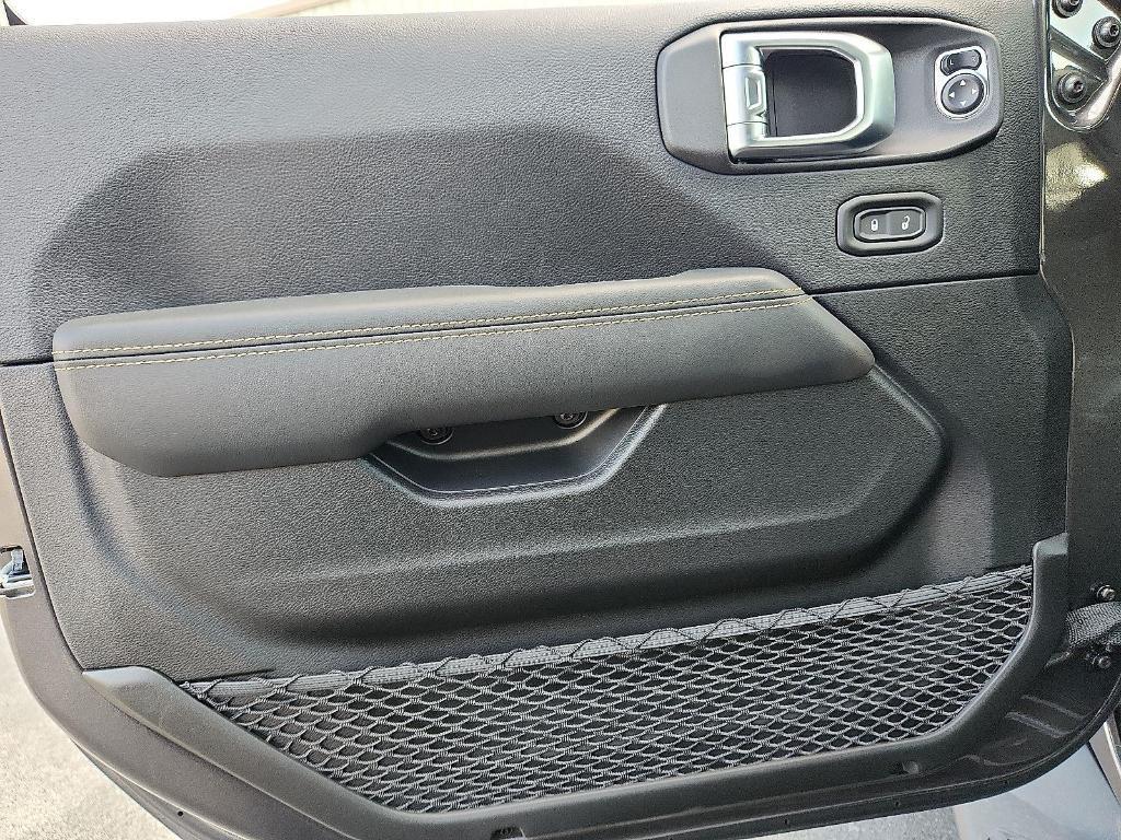 new 2025 Jeep Gladiator car, priced at $44,259