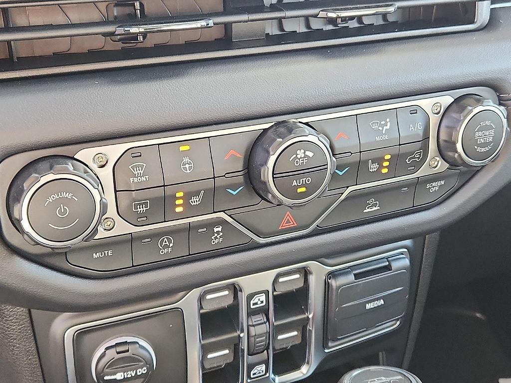 new 2025 Jeep Gladiator car, priced at $44,259