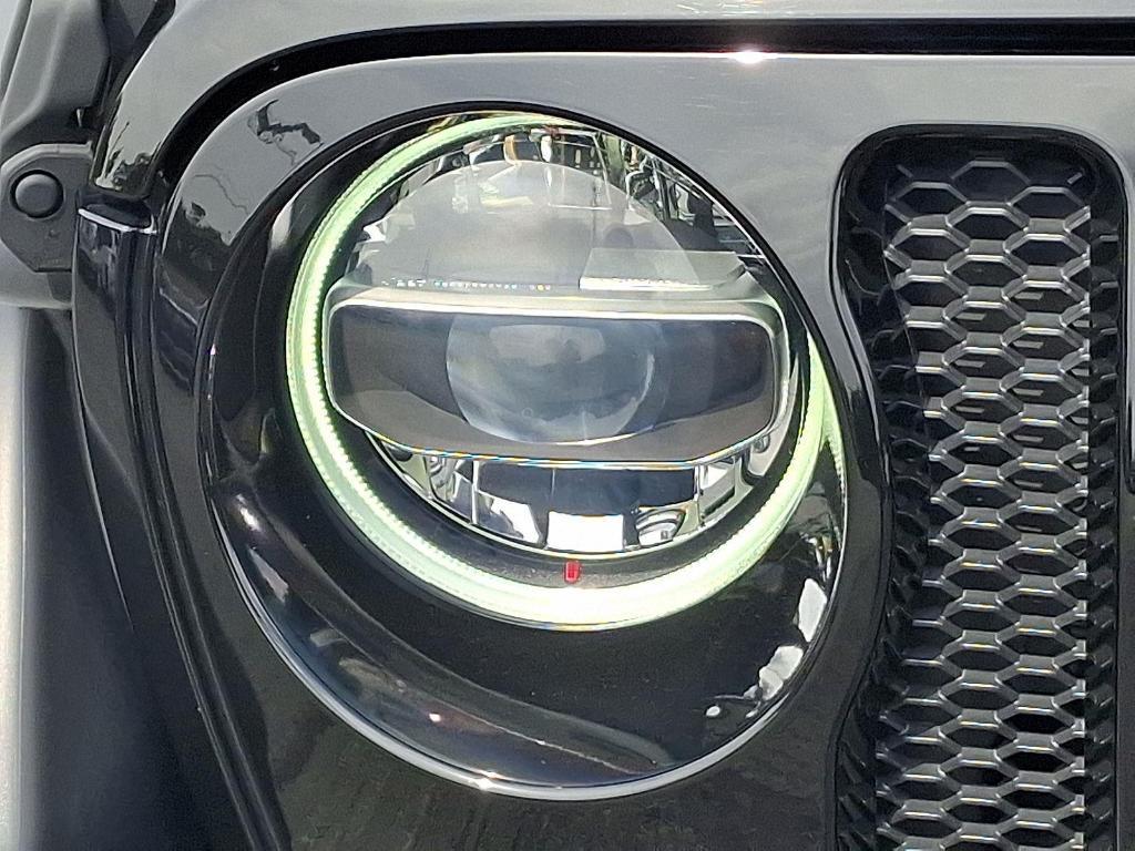 used 2022 Jeep Wrangler Unlimited car, priced at $31,558