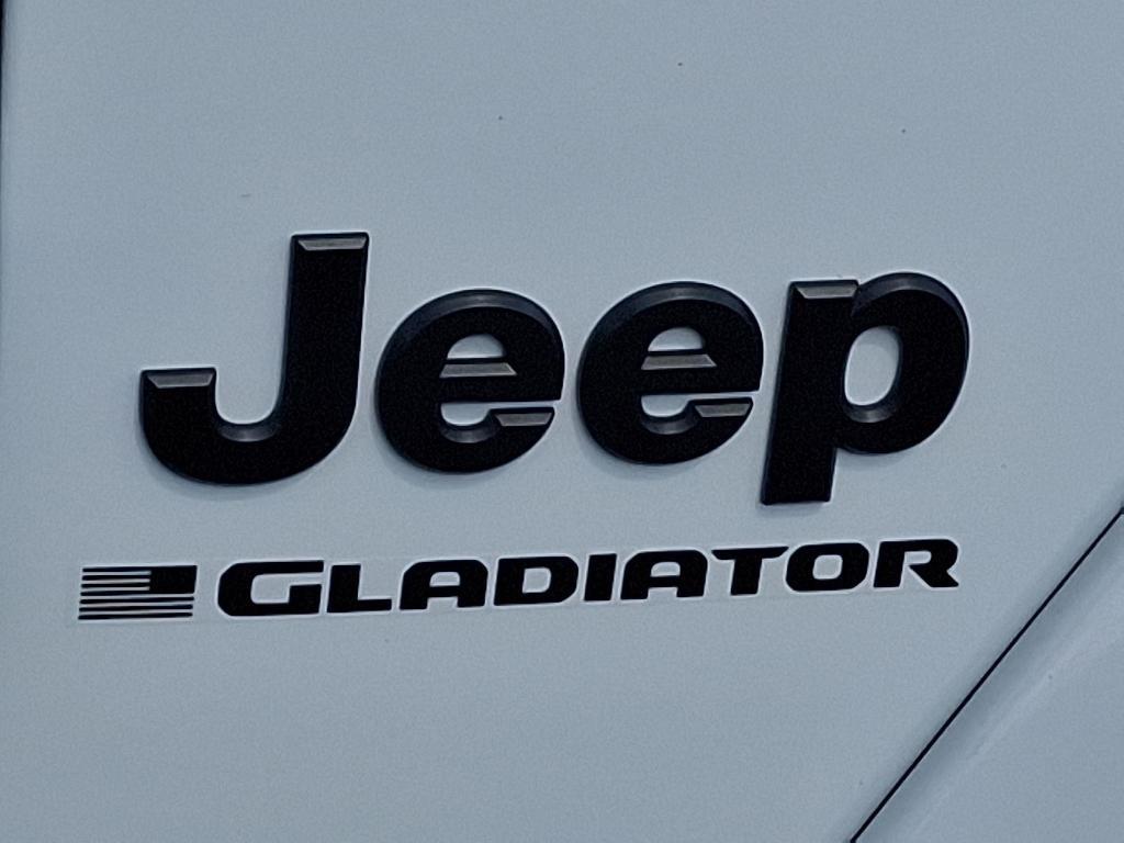 new 2025 Jeep Gladiator car, priced at $41,723
