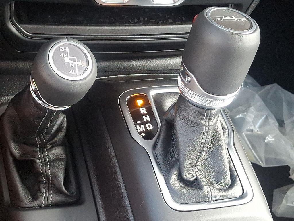 new 2025 Jeep Gladiator car, priced at $41,723