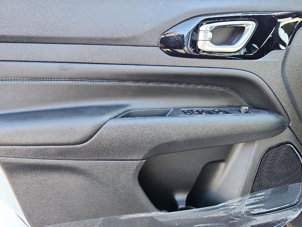 new 2026 Jeep Compass car, priced at $33,995