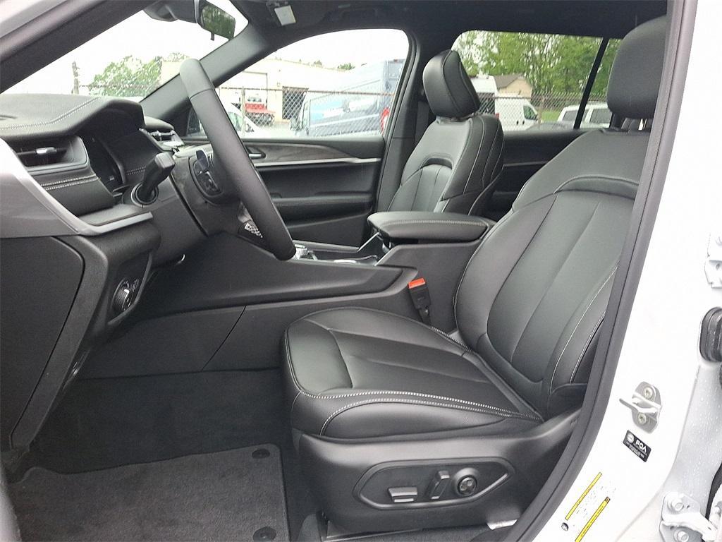 new 2025 Jeep Grand Cherokee L car, priced at $51,885