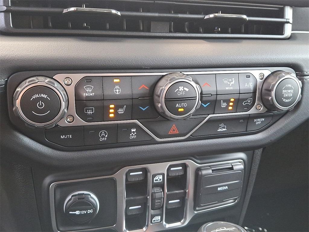 new 2025 Jeep Gladiator car, priced at $45,882