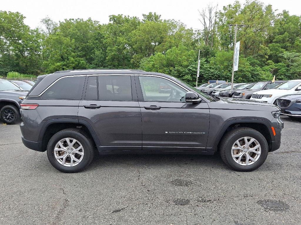 used 2022 Jeep Grand Cherokee car, priced at $29,995