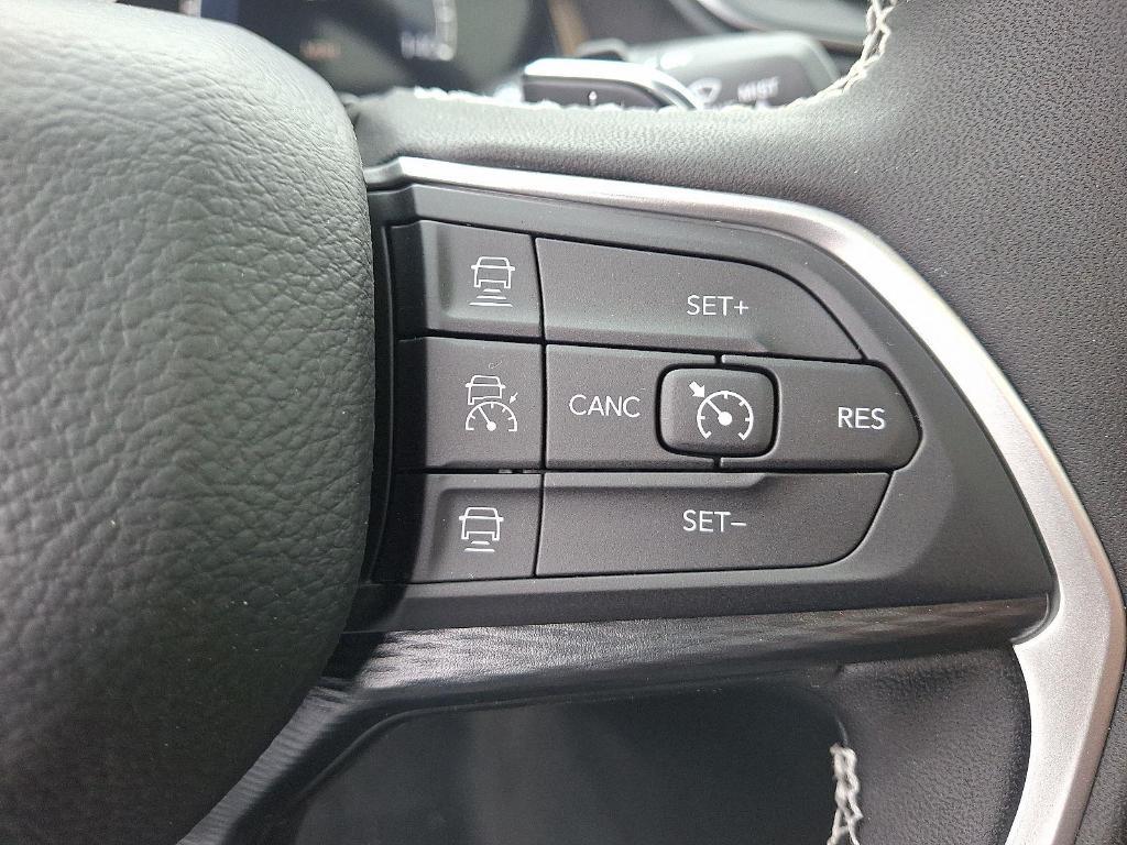 new 2025 Jeep Grand Cherokee car, priced at $39,336