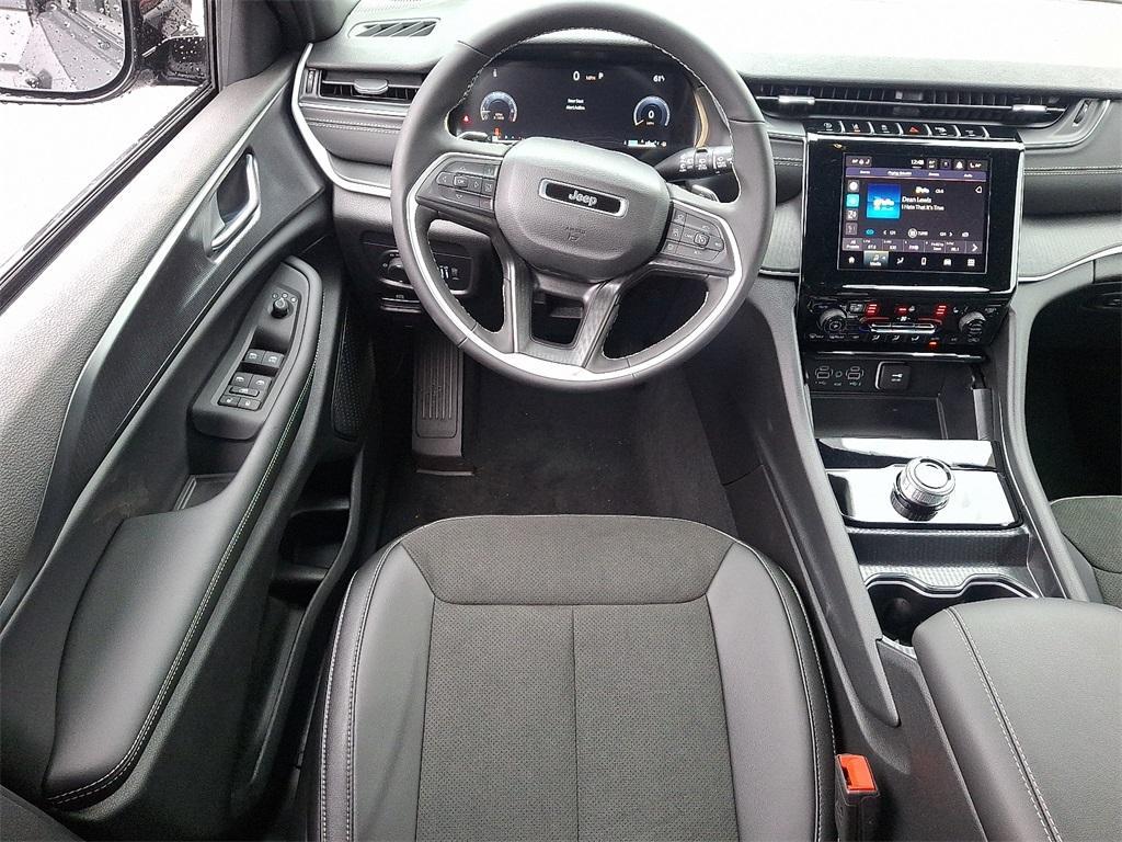 new 2025 Jeep Grand Cherokee car, priced at $41,566
