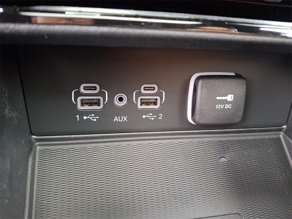 new 2025 Jeep Grand Cherokee car, priced at $41,566
