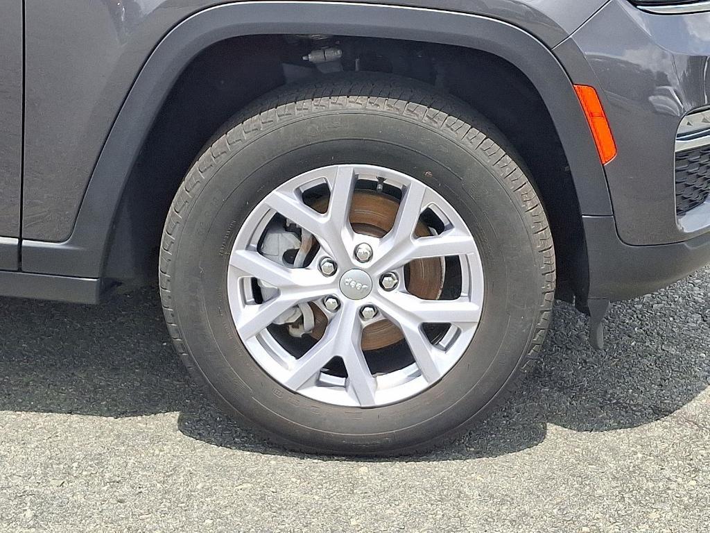 used 2022 Jeep Grand Cherokee car, priced at $31,239