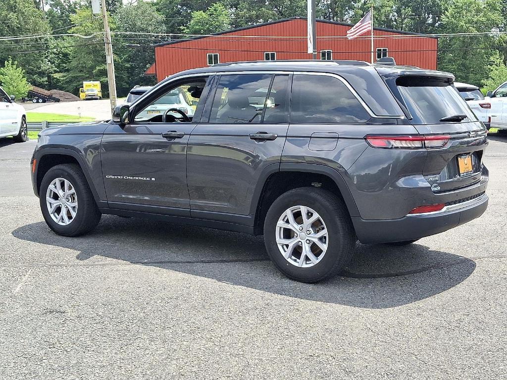 used 2022 Jeep Grand Cherokee car, priced at $31,239
