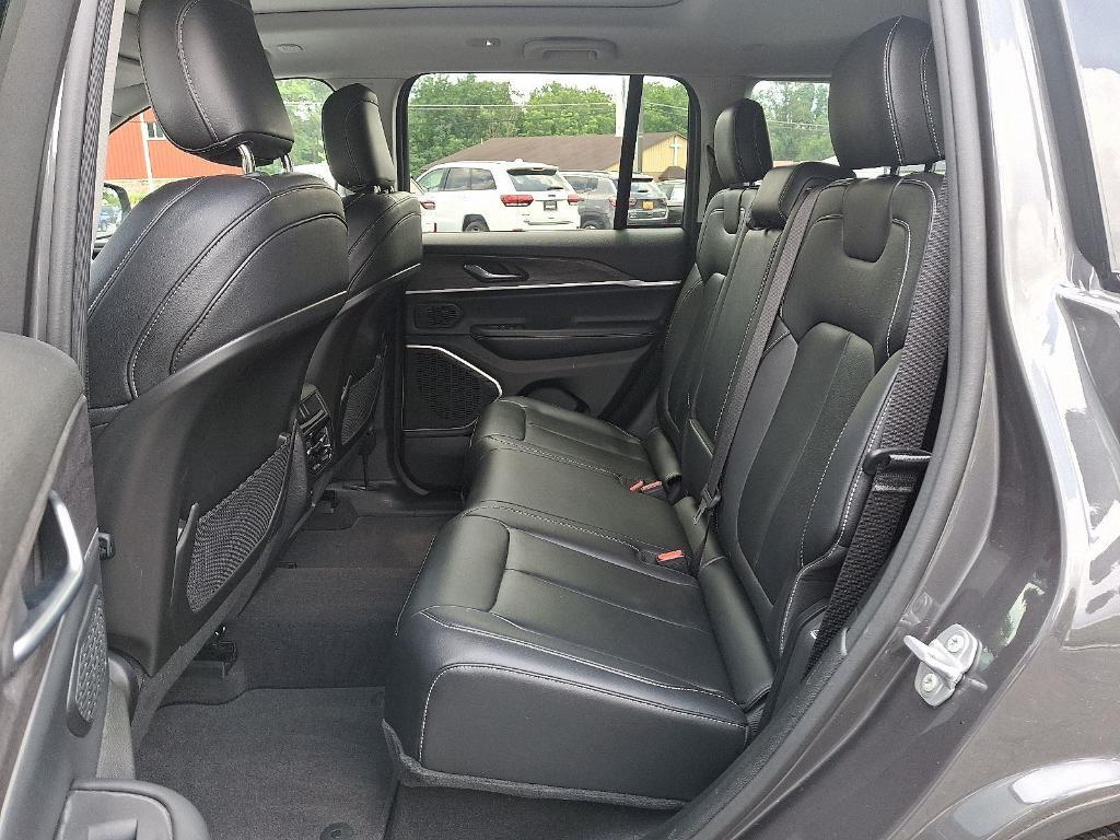 used 2022 Jeep Grand Cherokee car, priced at $31,239