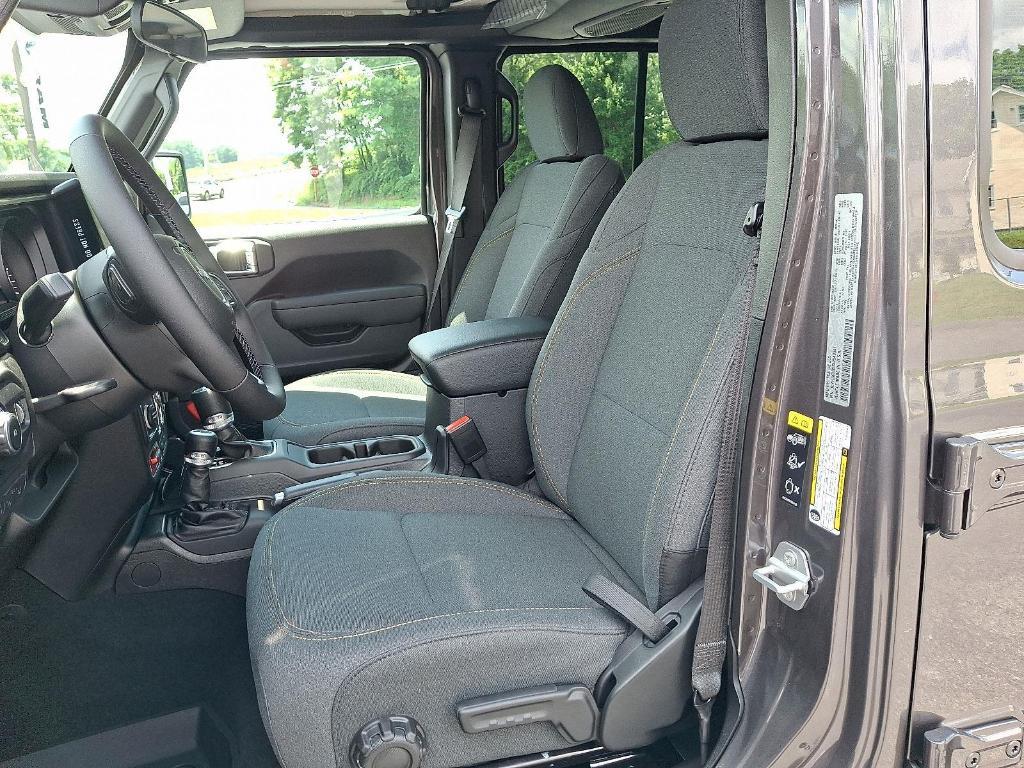 new 2025 Jeep Wrangler car, priced at $50,706