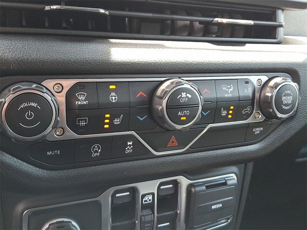 new 2025 Jeep Wrangler car, priced at $49,080